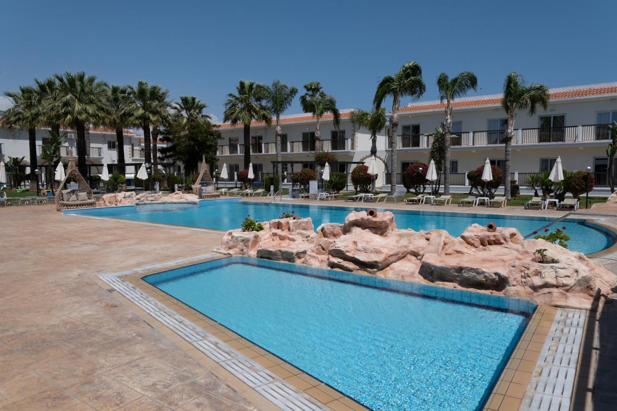 Loutsiana Deluxe Apts Ayia Napa Exteriér fotografie