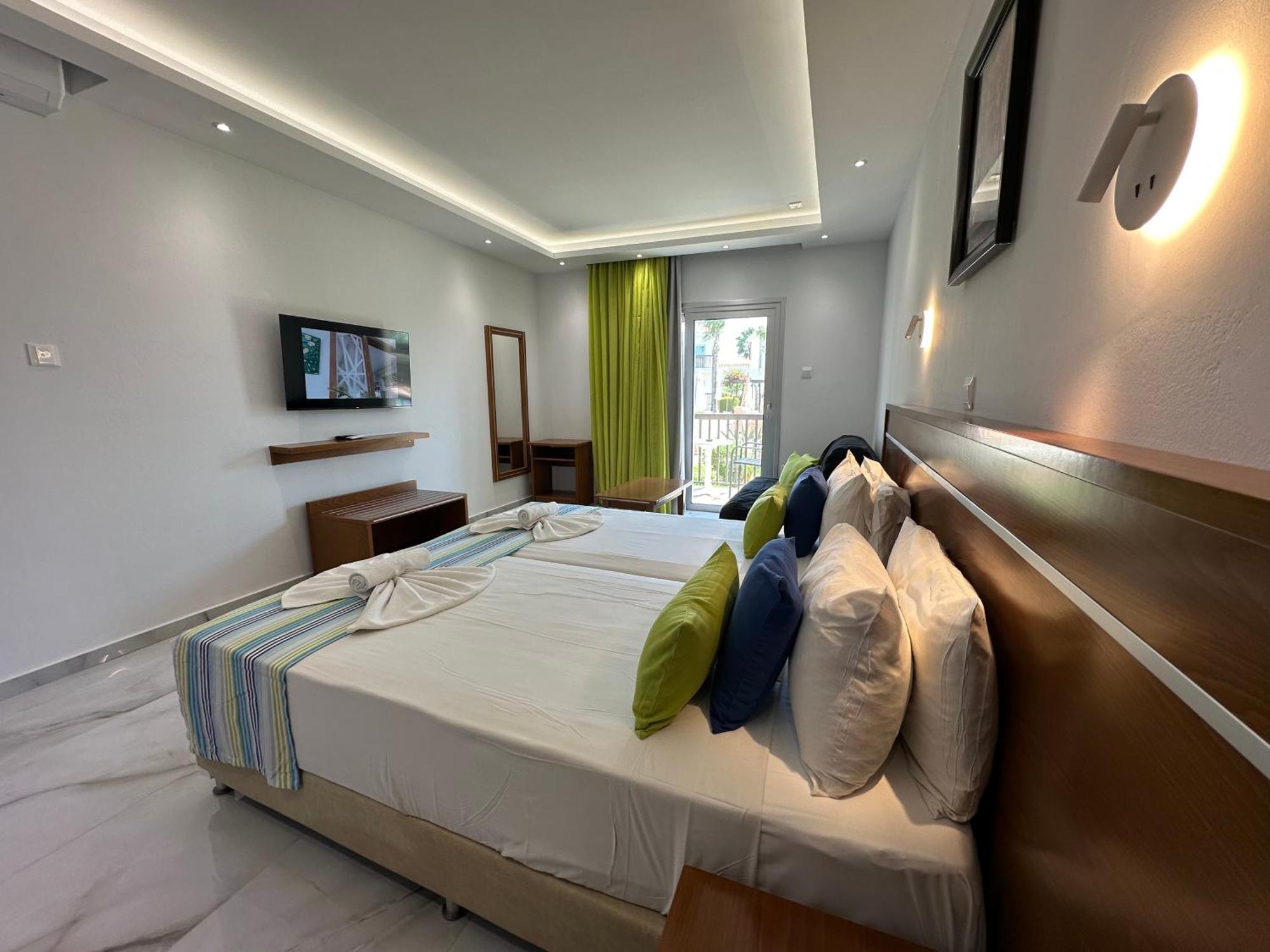 Loutsiana Deluxe Apts Ayia Napa Pokoj fotografie