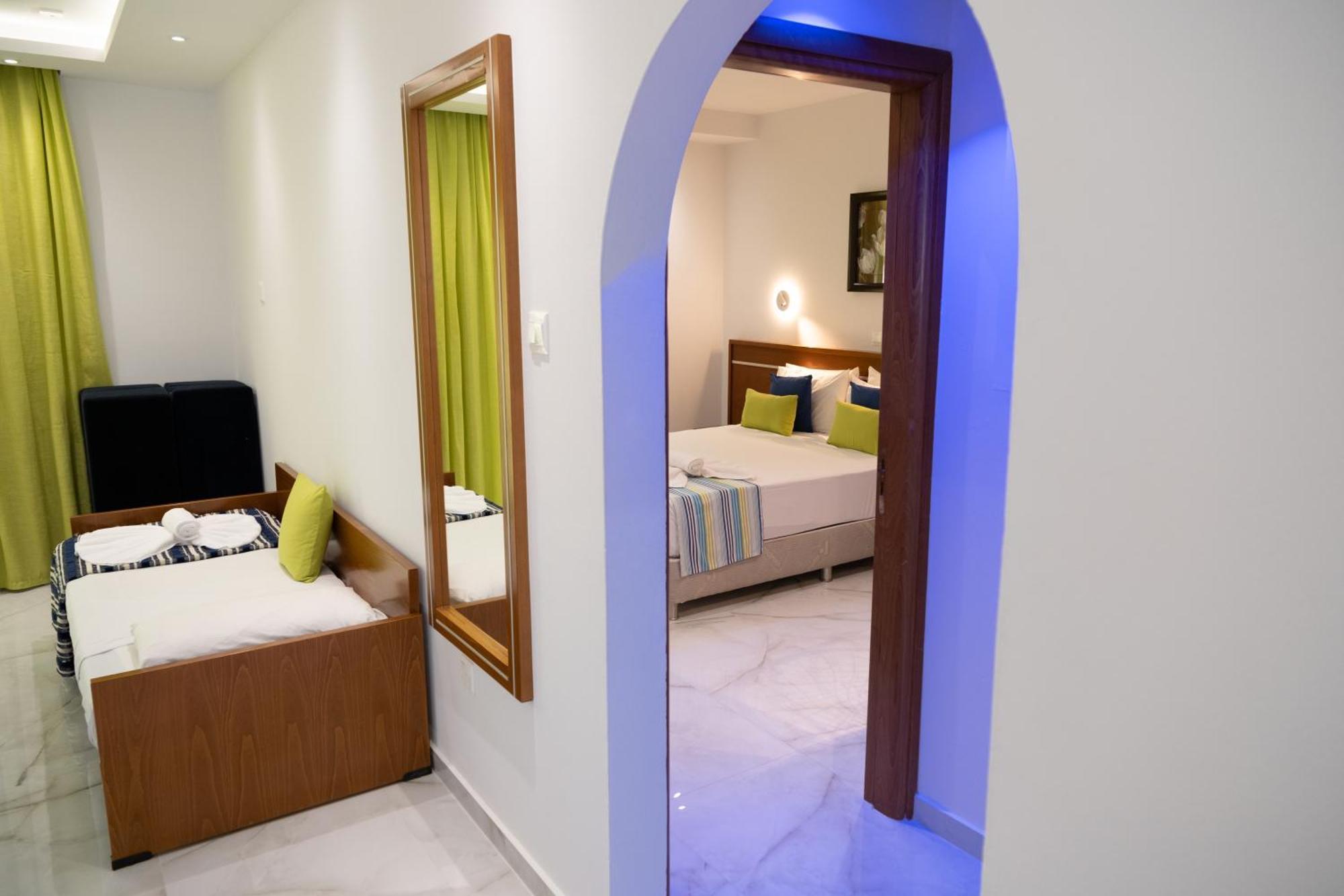 Loutsiana Deluxe Apts Ayia Napa Pokoj fotografie